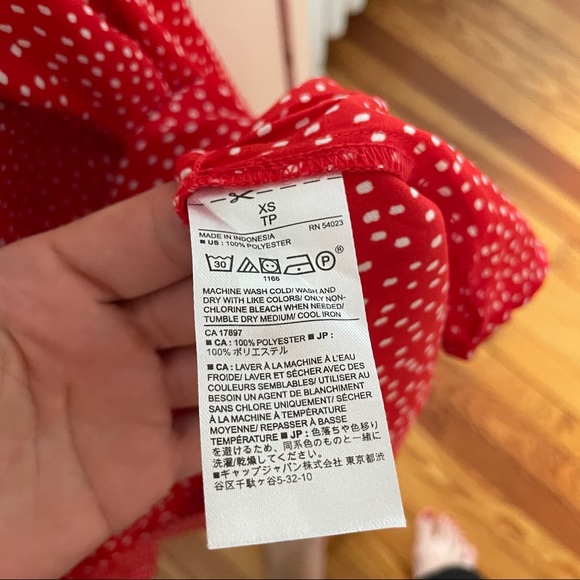 Banana Republic Red Polka Dot Top - Picture 7 of 8